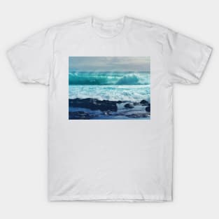 Tall sea waves on a rocky beach T-Shirt